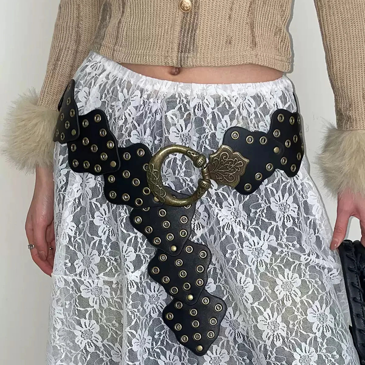 Cinto BOHO Medivan com placas entrelaçadas e design medieval exclusivo